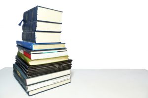 スペイン語の辞書の選び方。おすすめの電子辞書やアプリも紹介。